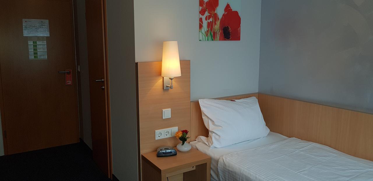 Hotel Beuss Oberursel Exteriör bild