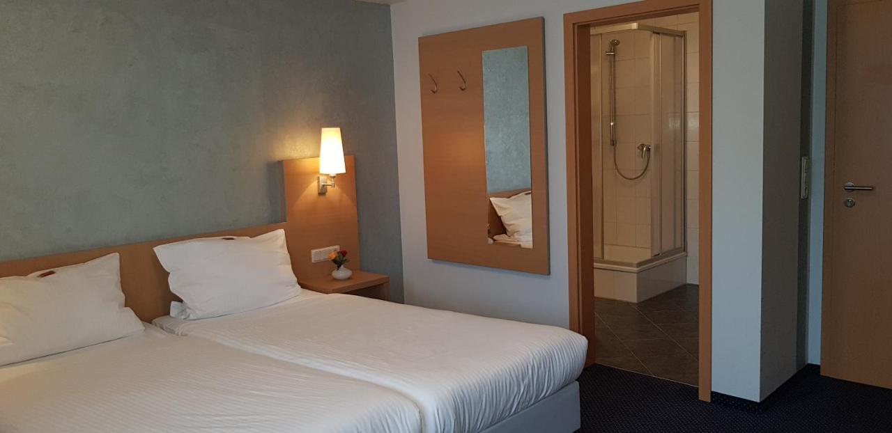 Hotel Beuss Oberursel Exteriör bild