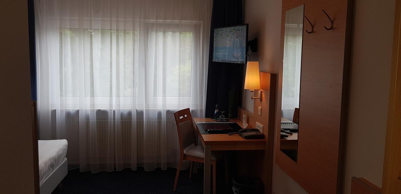 Hotel Beuss Oberursel Exteriör bild